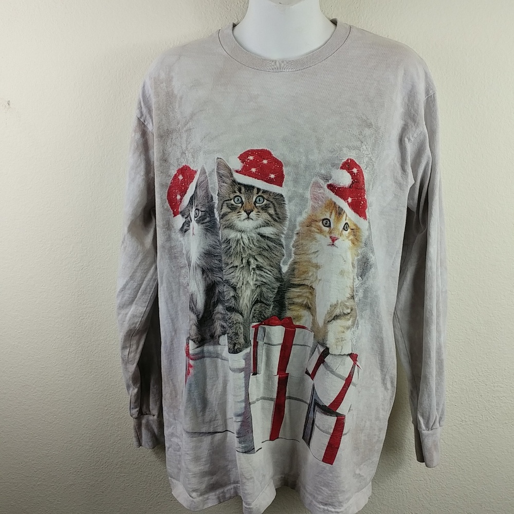 Women's medium Christmas kitten shirt